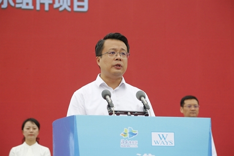 1696672205838653.jpg 淮安樂魚輕量化車載新型顯示組件項(xiàng)目開工建設(shè)4.JPG